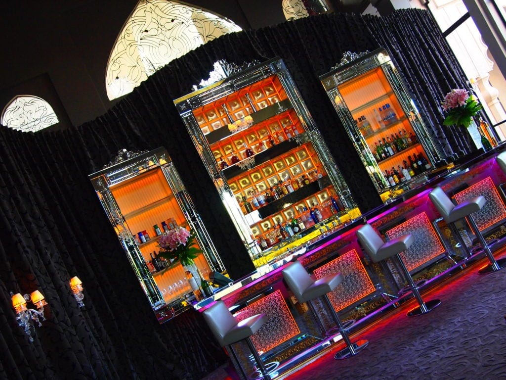 Absacker gefällig? Die Bar des Palais Namskar, Marrakesch