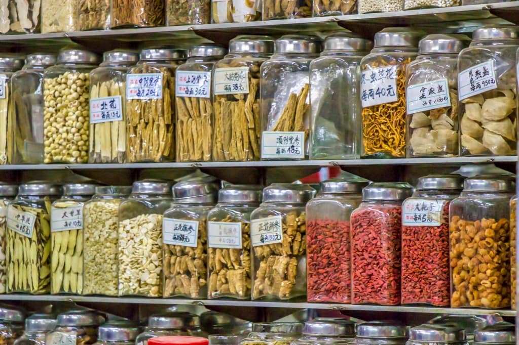 Im Supermarkt erwartet Touristen allerhand exotische Lebensmittel.