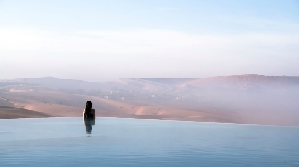 Infinity Pool im Qasr Al Sarab Desort Resort