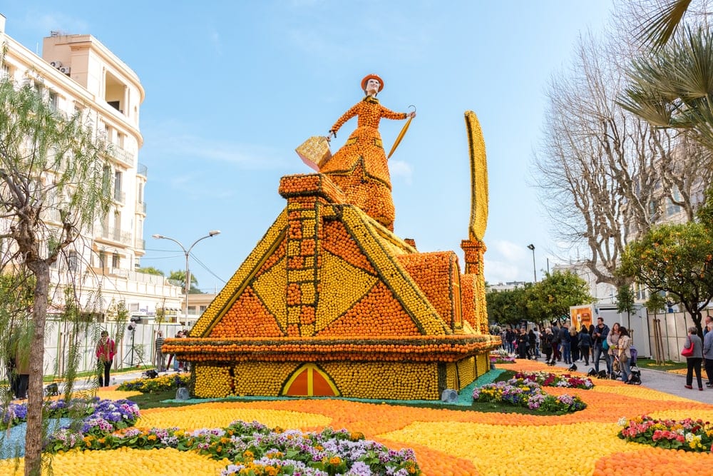 Figuren aus Zitrusfrüchten an der Côte d'Azur