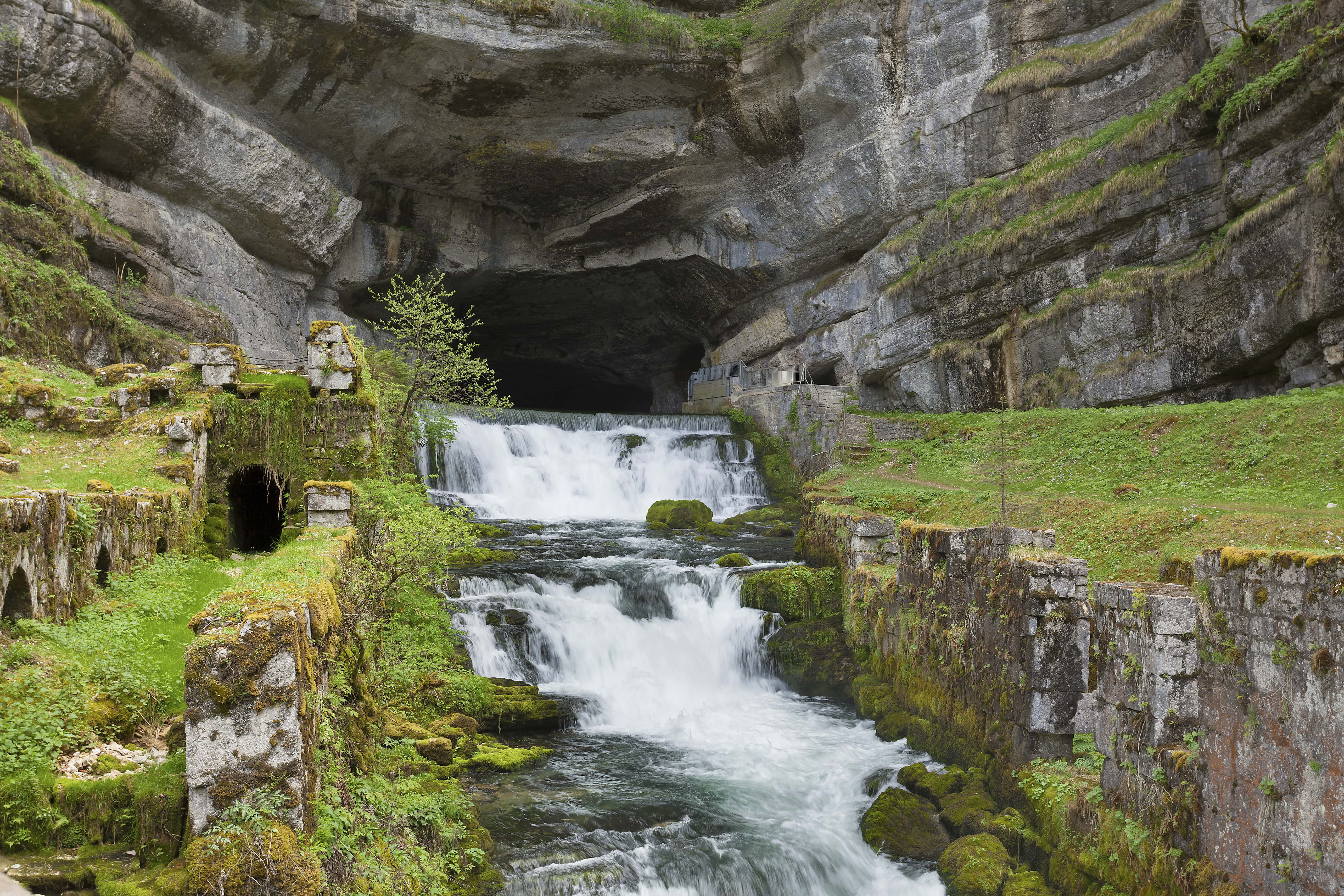 Quelle des Flusses Loue in Frankreich