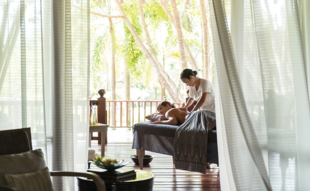 Massage im Spa des Four Seasons Langwaki, Malaysia