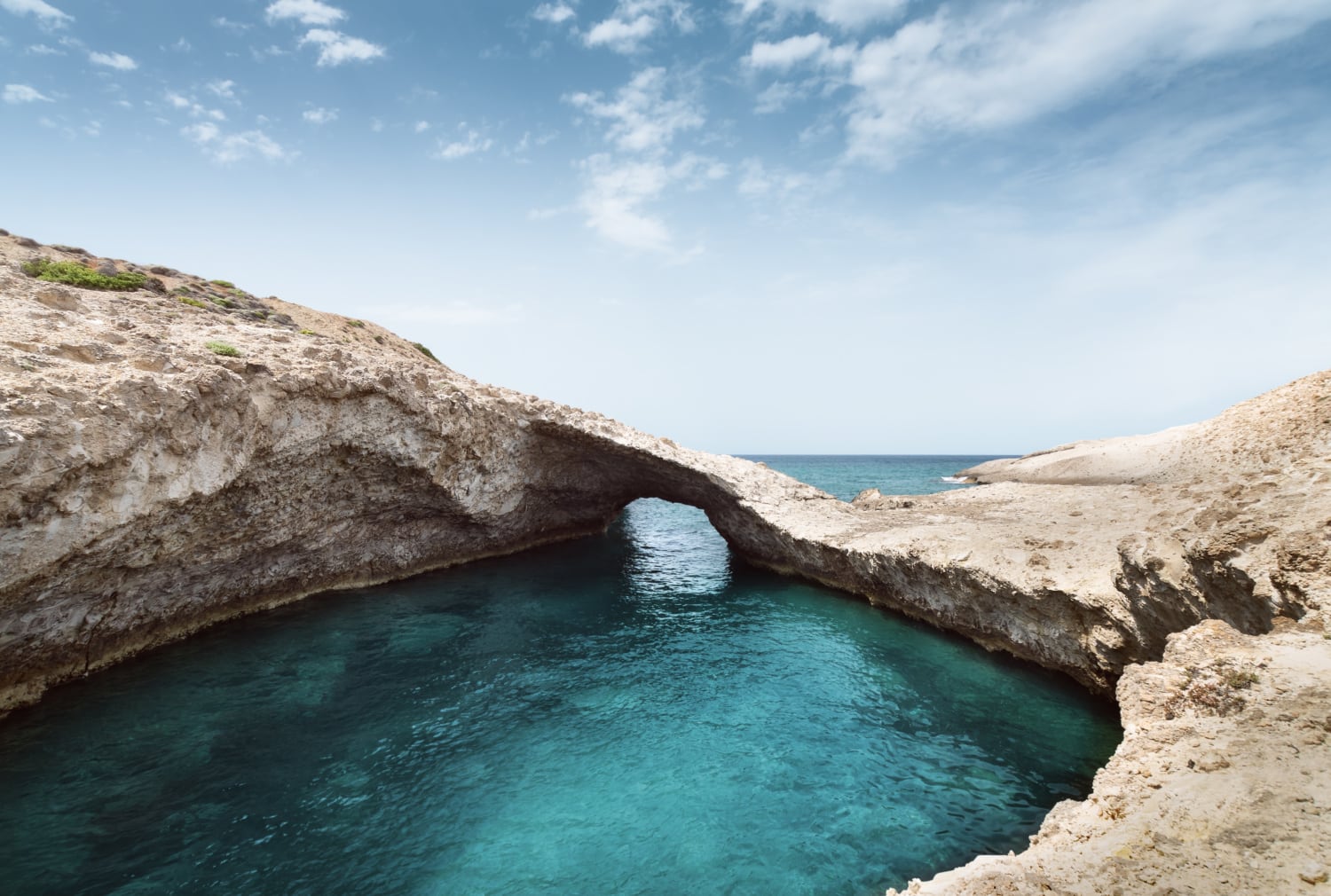 Felsformation im Meer auf Milos
