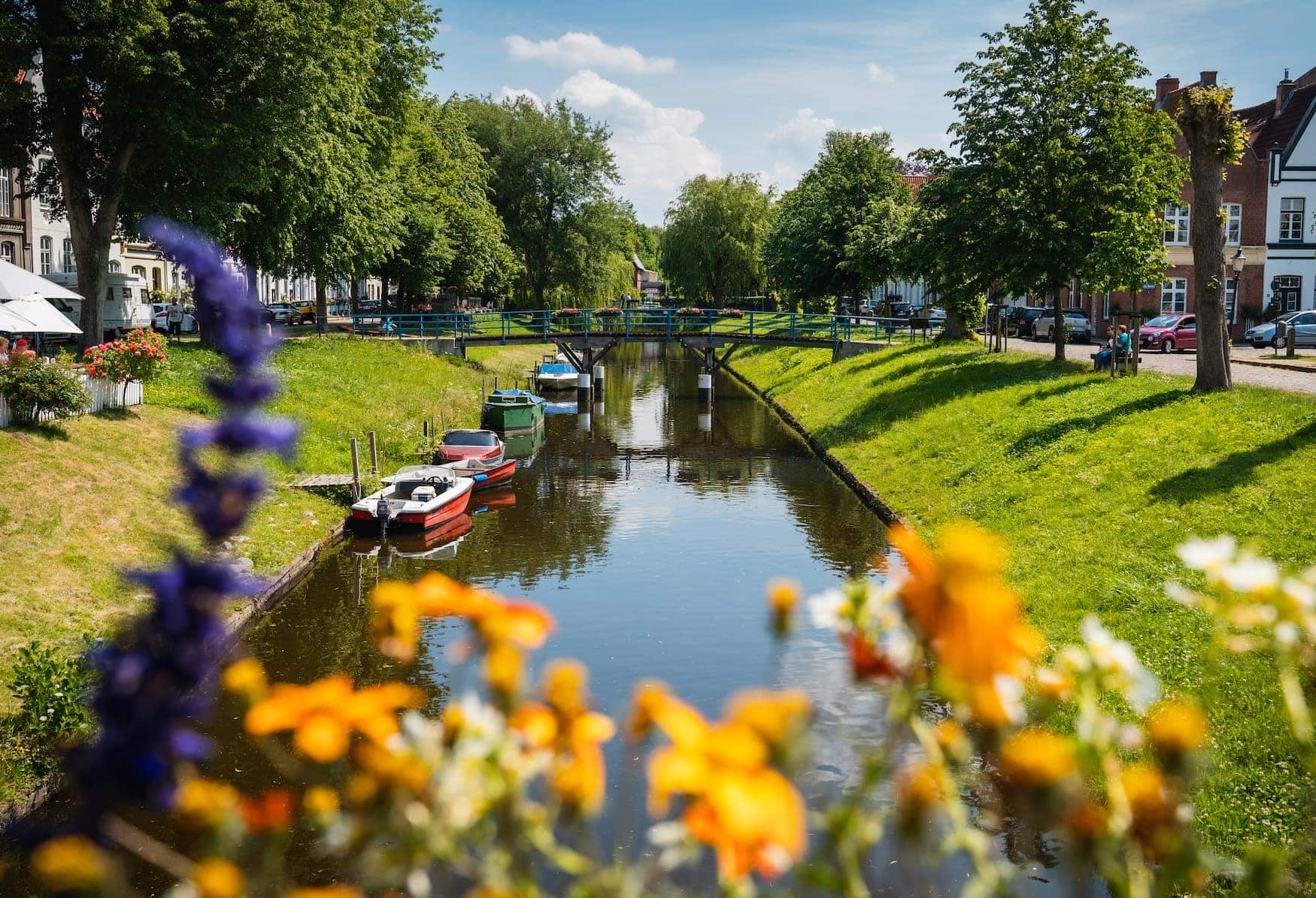 Niederländische Städtchen Friedrichstadt an der Nordseeküste von Schleswig-Holstein