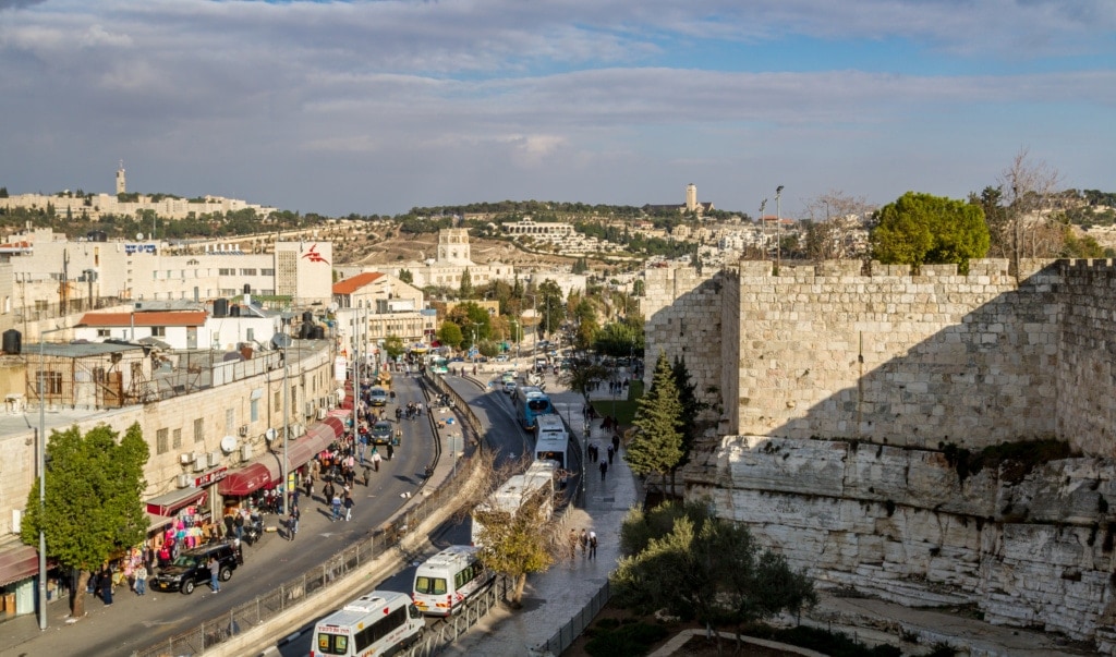 Touristenbusse in Jerusalem