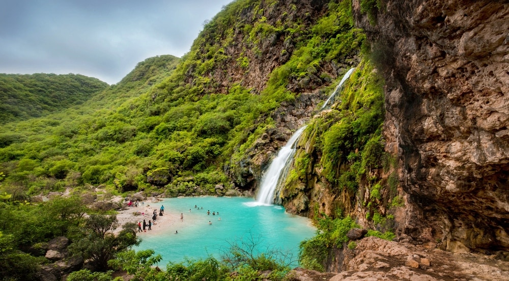 Orte zum Abkühlen in Oman: Wasserfall in Salalah