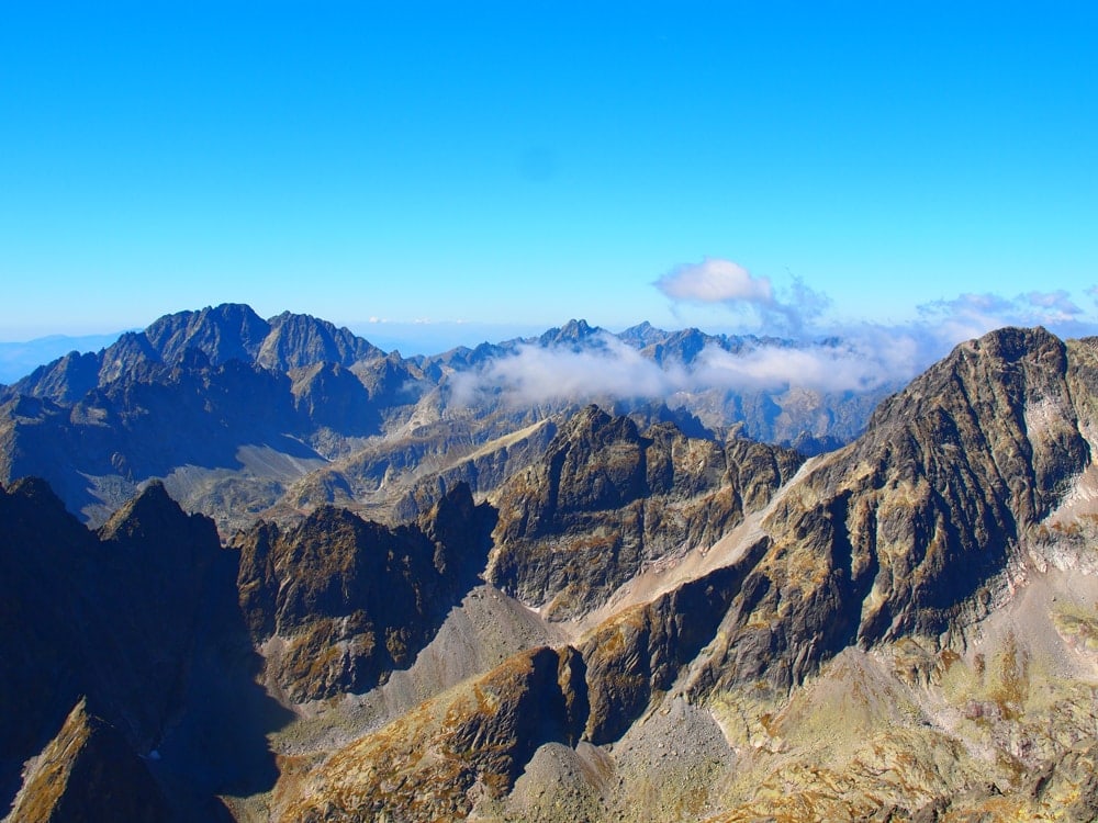 Reise durch die Slowakei: Blick auf die Berge von der Lomnitzer Spitze