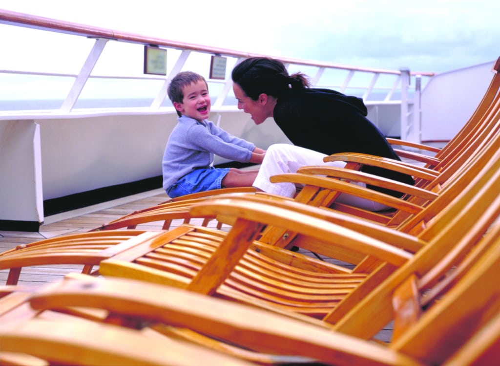 Mutter und Sohn an Bord der MS Eurodam