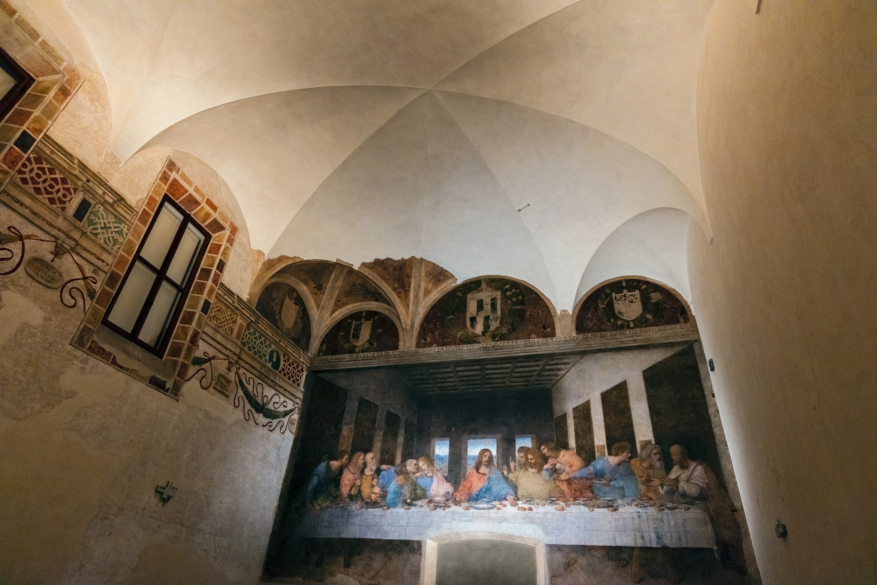 Eines der bekanntesten Meisterwerke der Welt ist Das letzte Abendmahl von Leonardo da Vinci