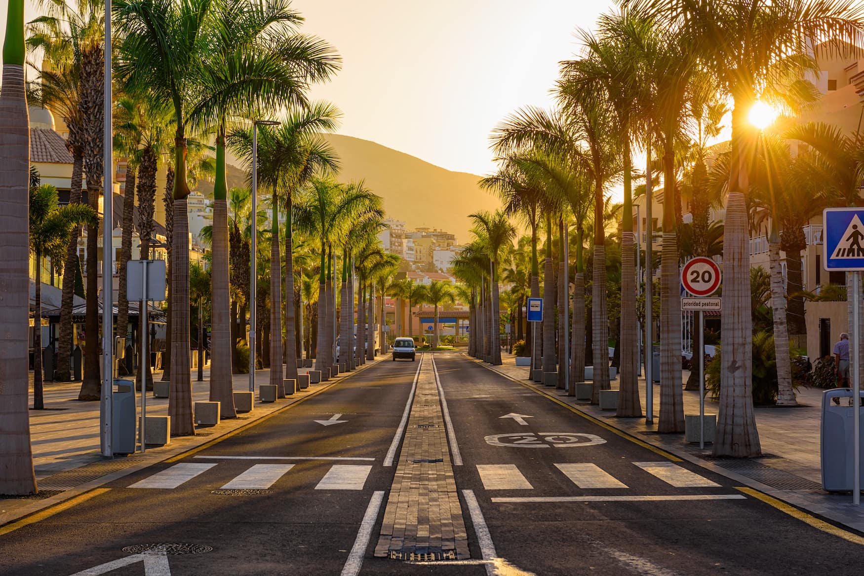 Avenida de Las Americas auf der Kanareninsel Teneriffa