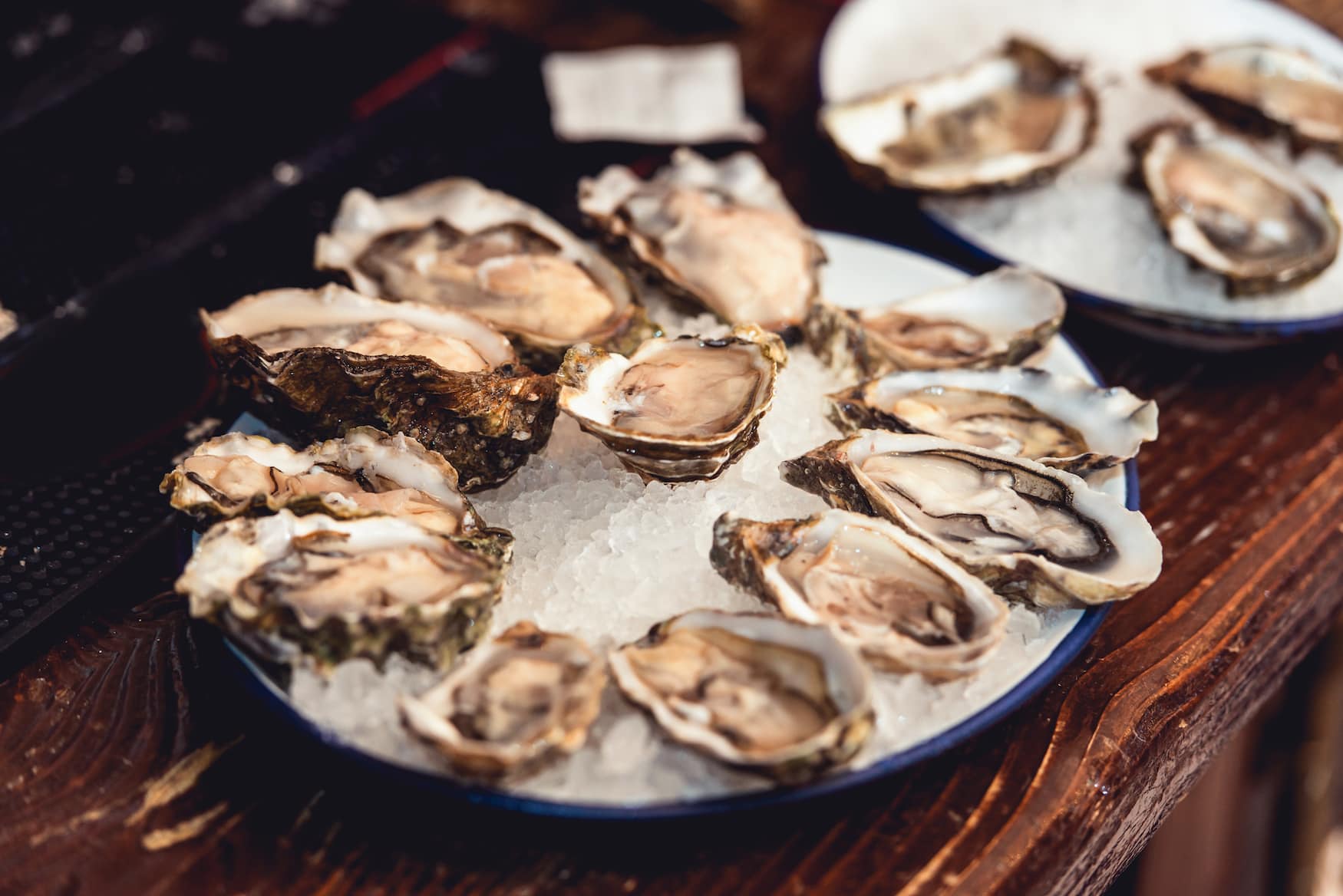 Austern aus Marennes-Oleron serviert an Buffet