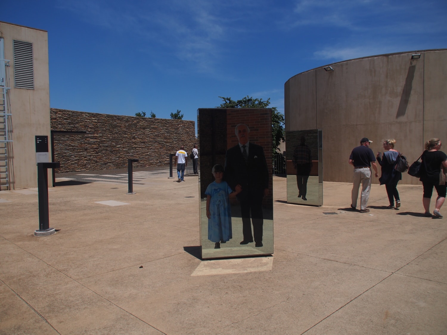 Außenbereich des Apartheid Museums