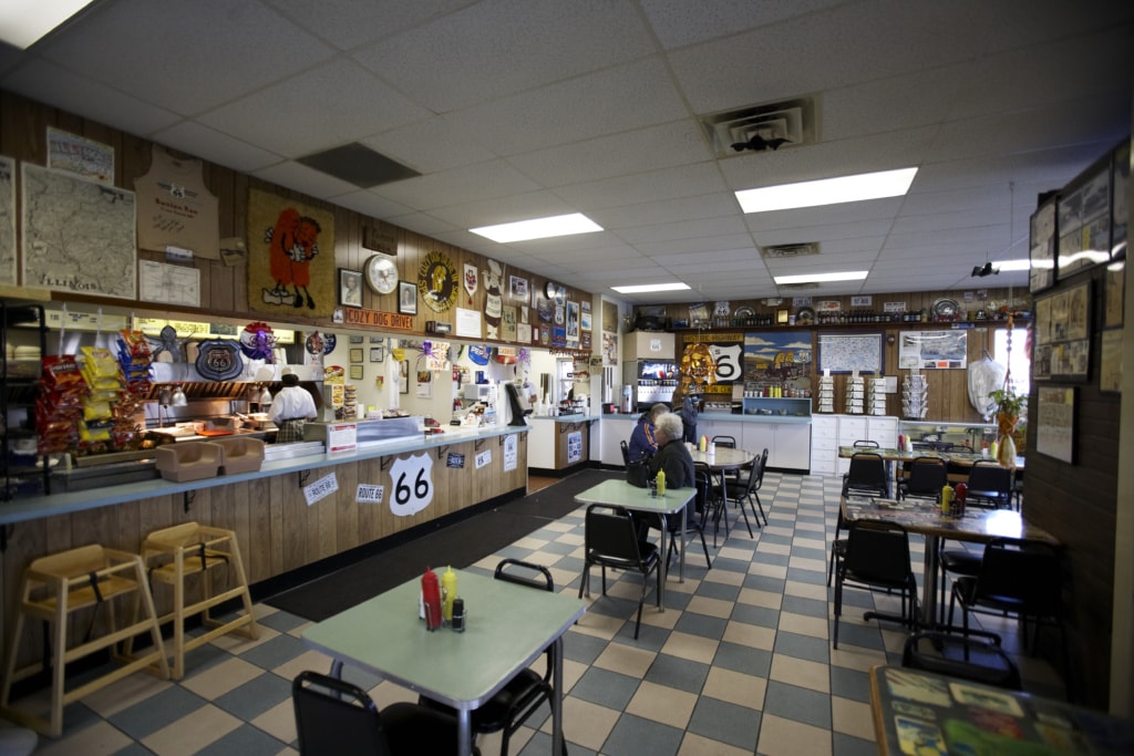 Route 66 in Illinois: Stopp im Restaurant Cozy Dog