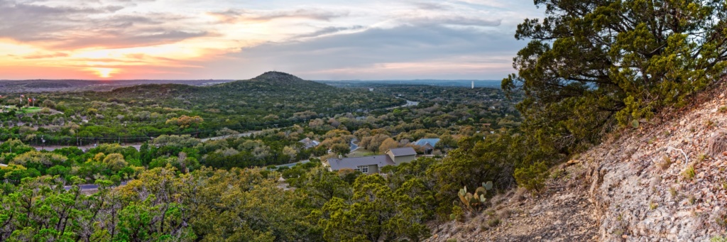 Blick auf das Blanco River Valley in Texas