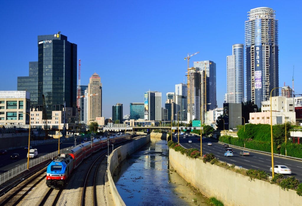 Bahnfahren in Israel: Mit dem Zug durch Tel Aviv