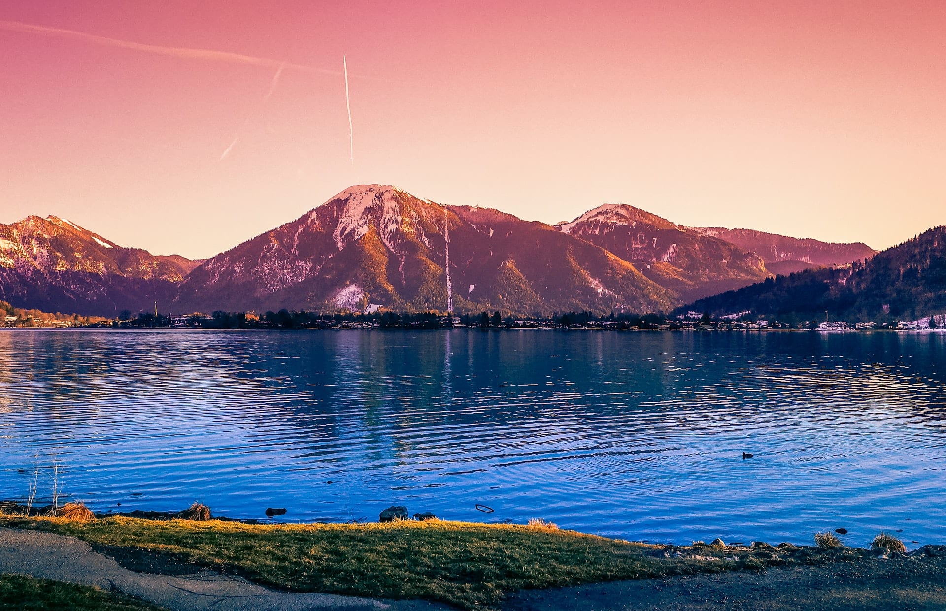 Blick auf Tegernsee und Berge