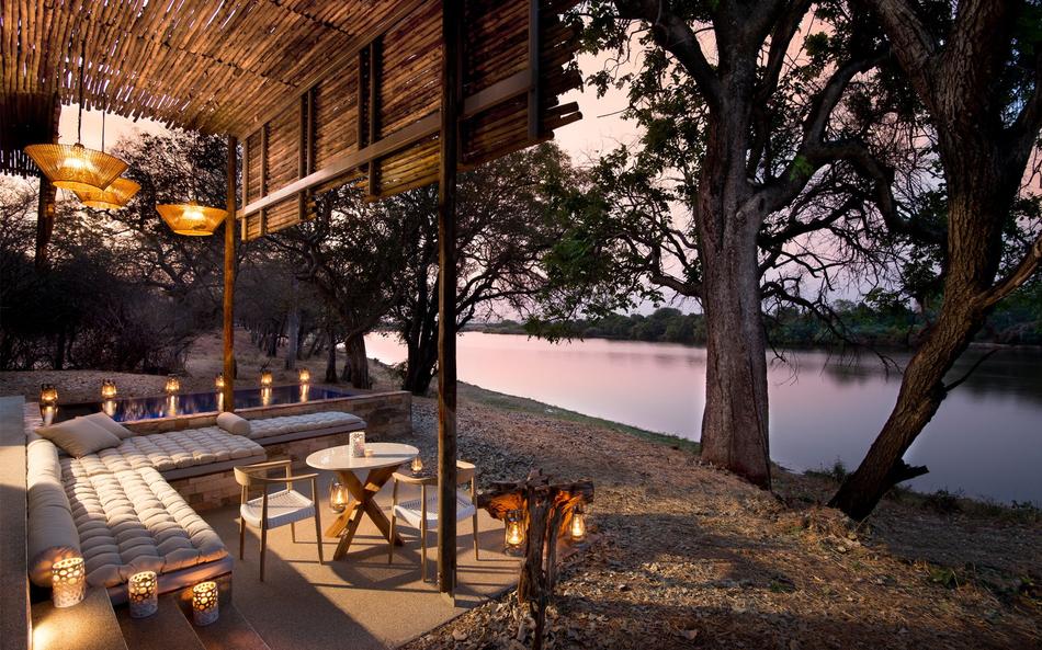Die &Beyond Matetsi River Lodge befindet sich unmittelbar am Sambesi.