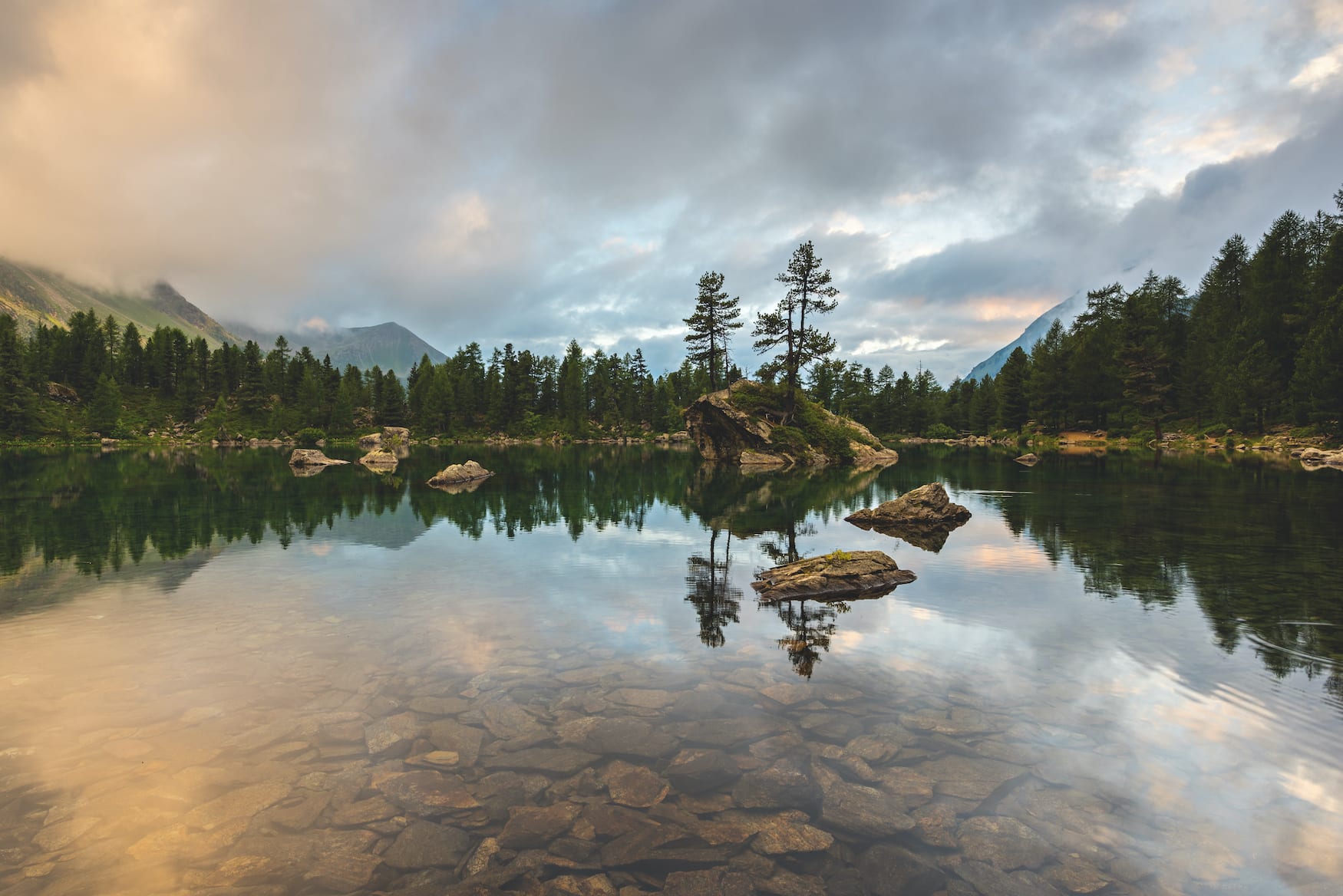 Abendstimmung am Saoseosee bei Poschiavo.