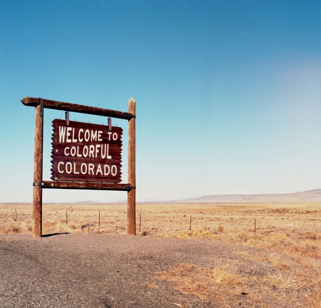 Schild Welcome to colorful Colorado
