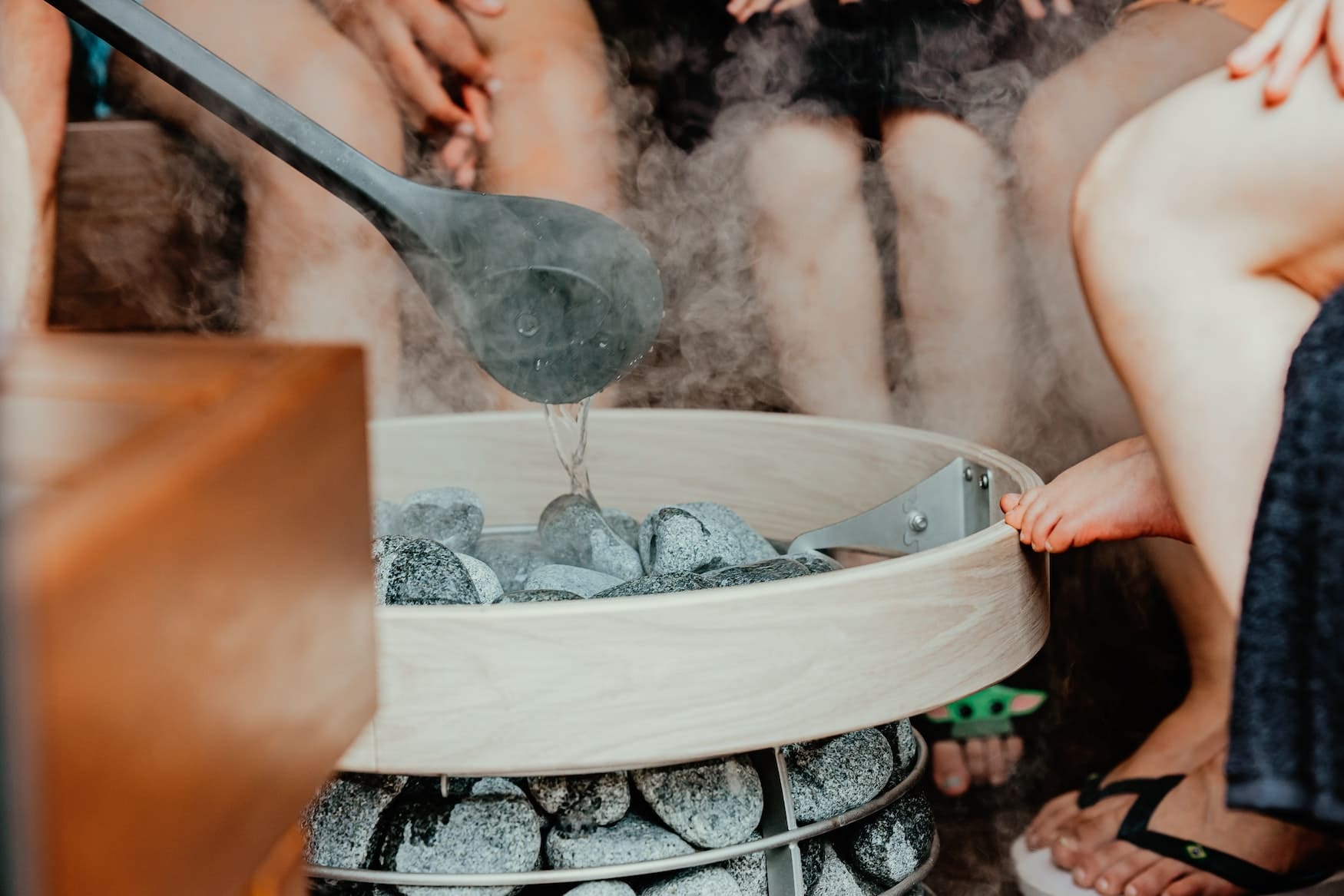 Weihnachten zusammen in der Sauna