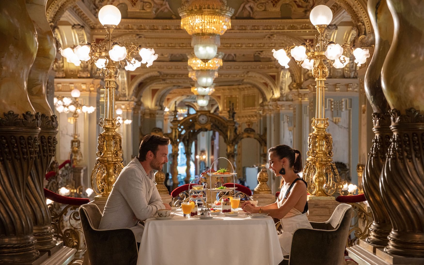 das New York Café im Anantara Budapest Hotel