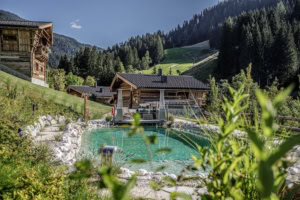 Außenansicht vom Bergdorf Prechtlgut