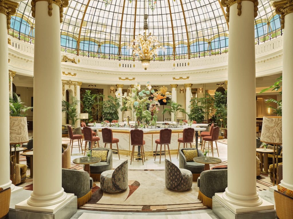 Eingangshalle mit Glaskuppel im The Palace Hotel Madrid