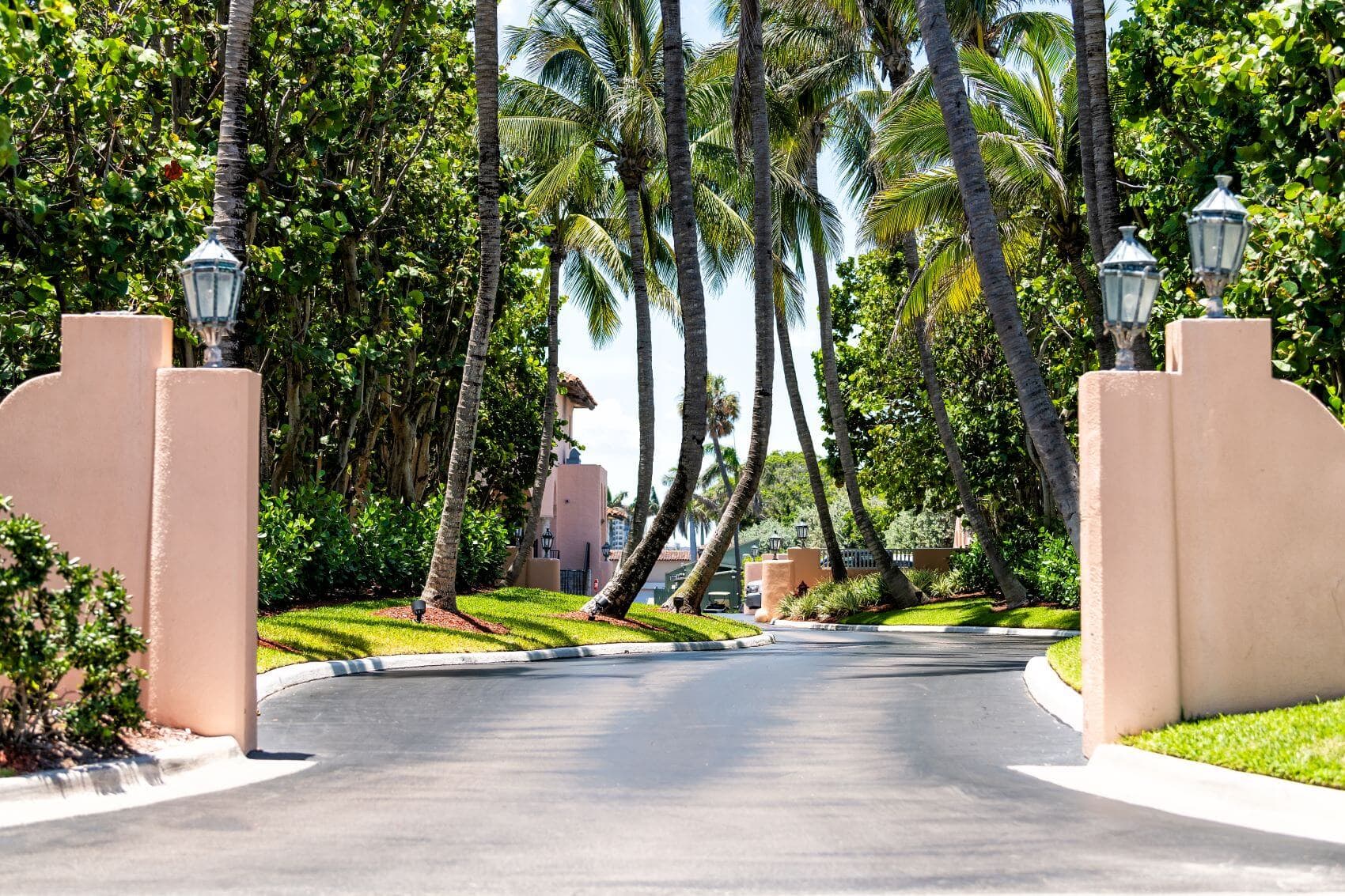 Einfahrt zum Trump-Anwesen in Mar-o-Lago