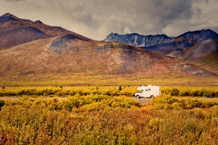Motohome-auf-Dempster-Highway-in-Kanada-1024x683