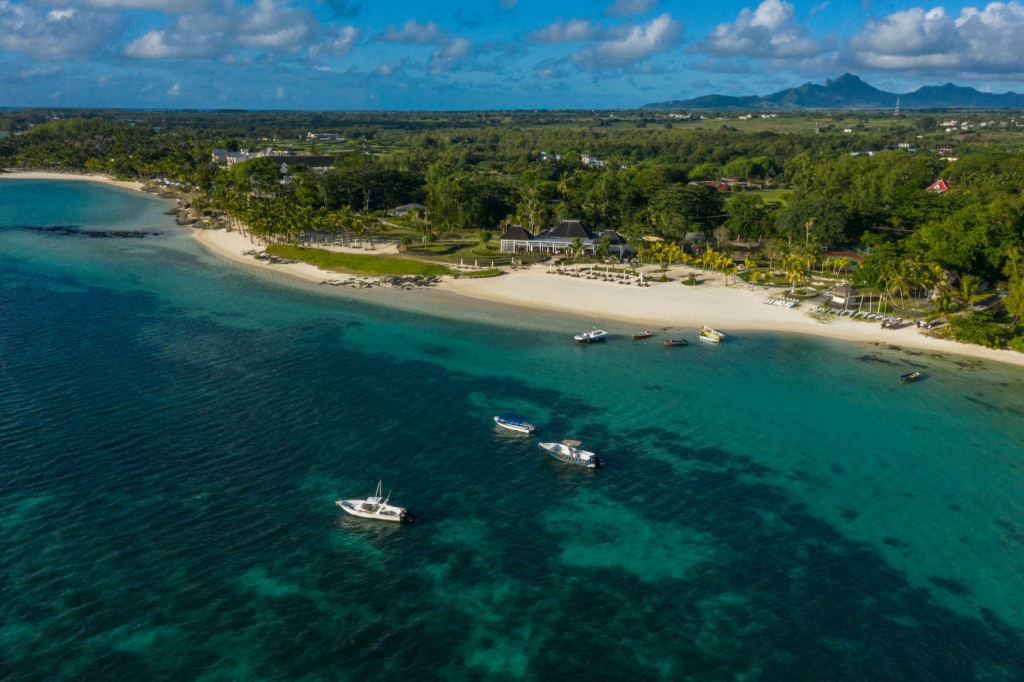 Strand vor dem Hotel The Residence in Mauritius