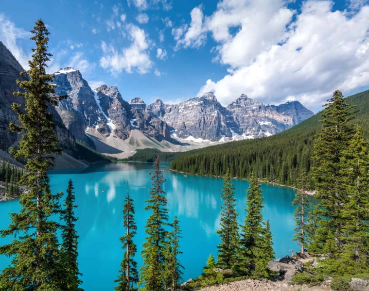 moraine-lake-banff-R.M.-Nunes