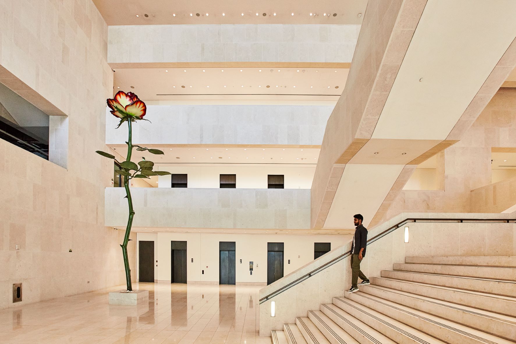 Besucher im Doha Design District