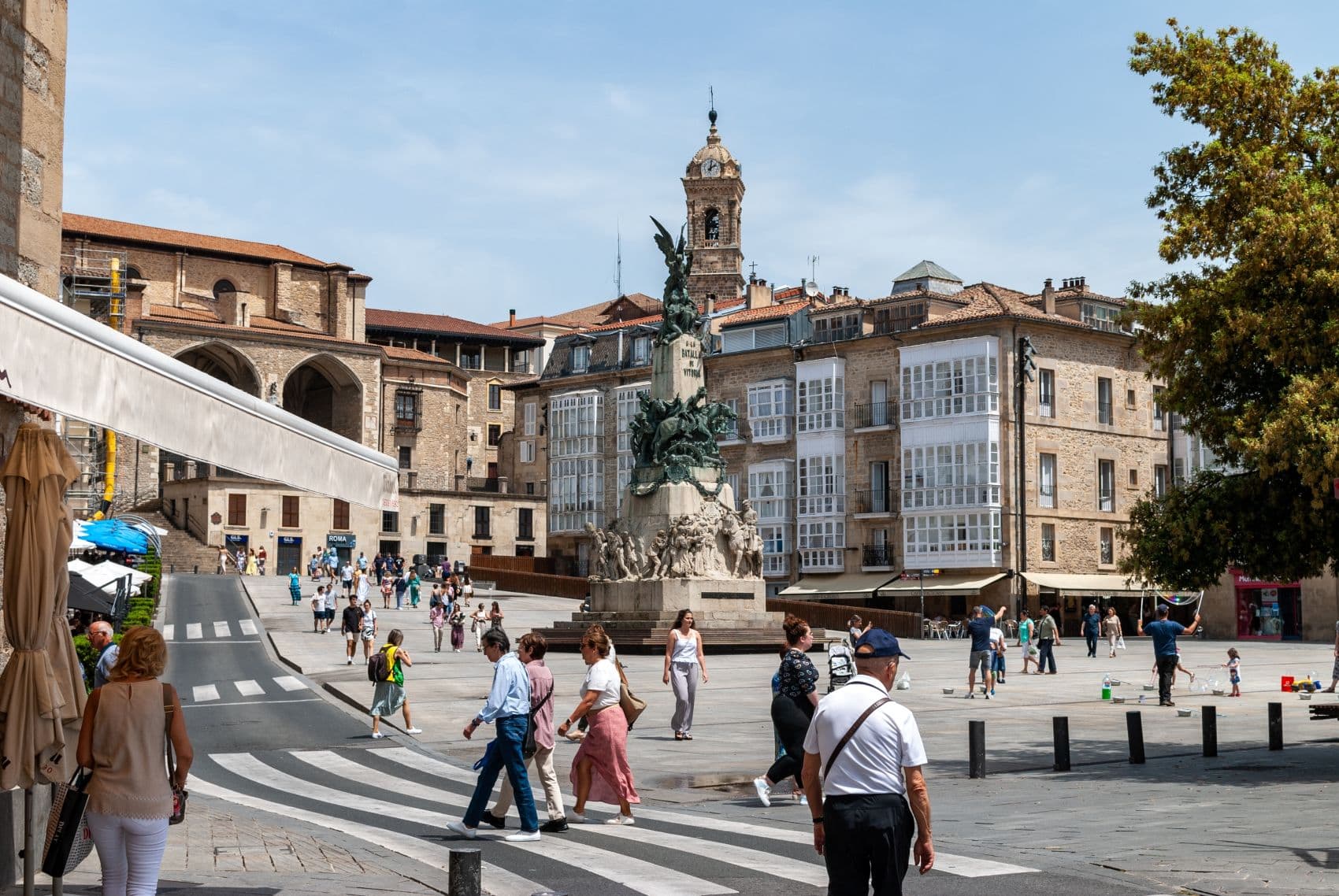 Plaza de la Virgen Blanca im Herzen von Vitoria-Gasteiz 