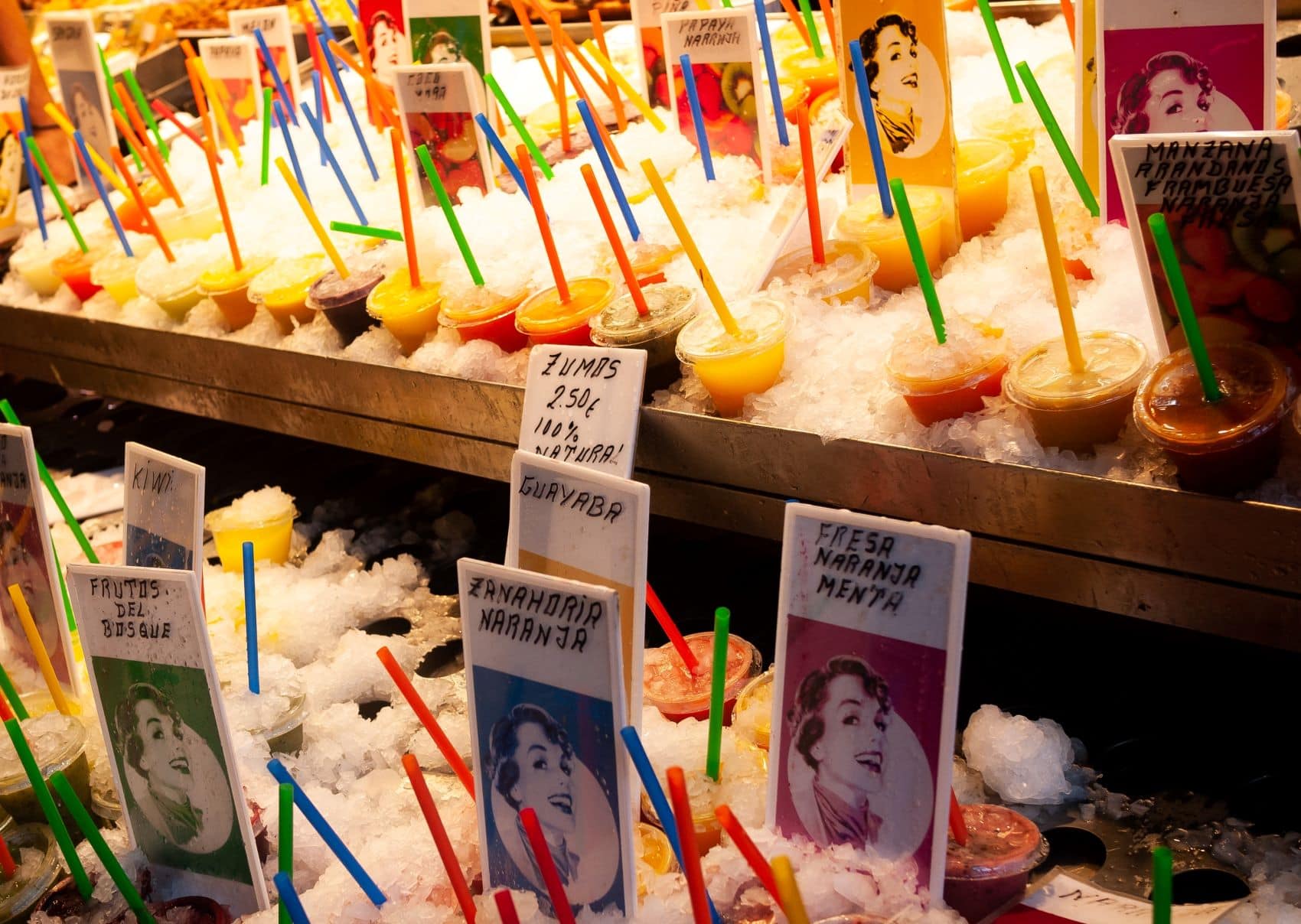 Auswahl an Fruchtsäften im Mercat de la Boqueria