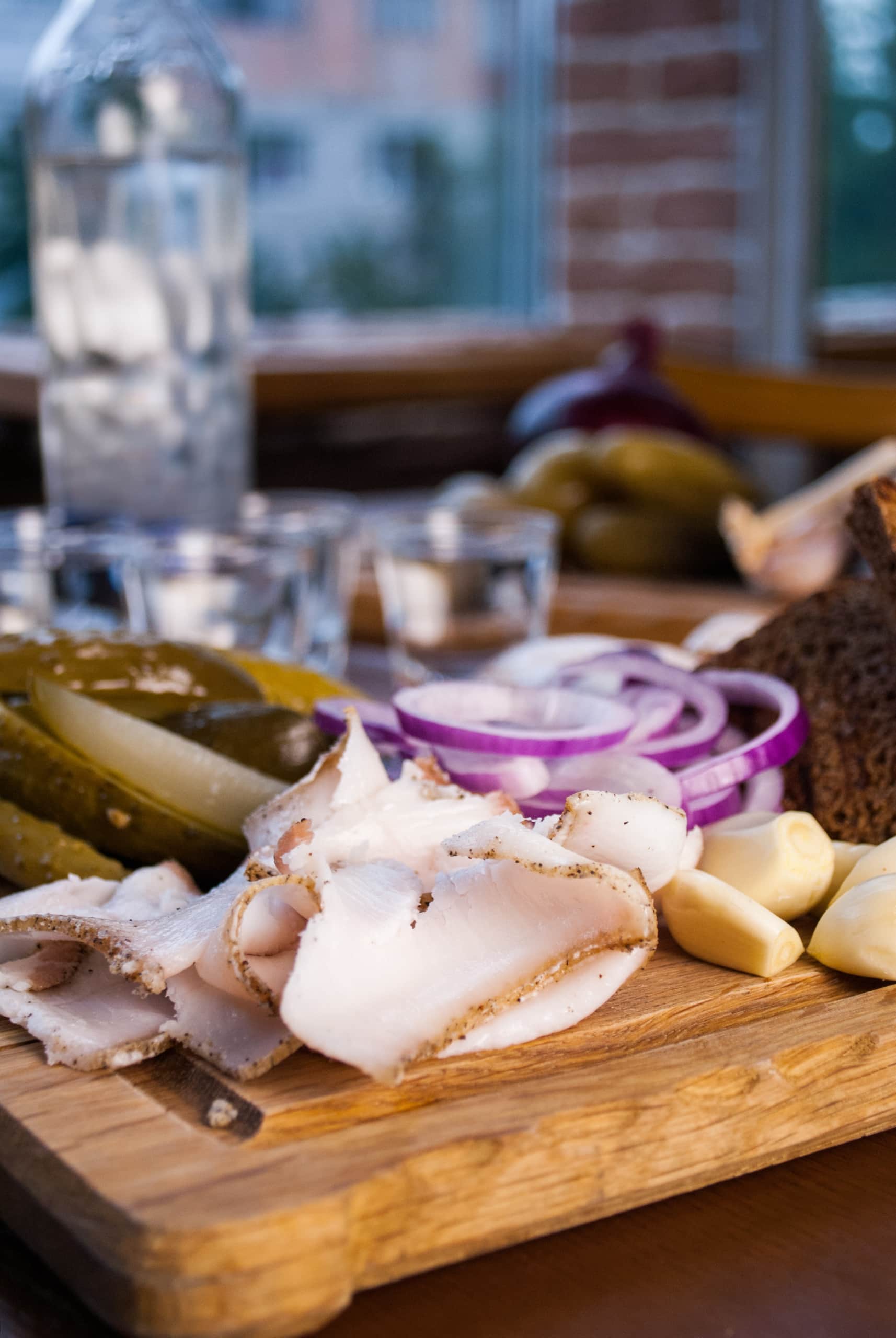 Schweinespeck ist ein typischer Snack in der Ukraine