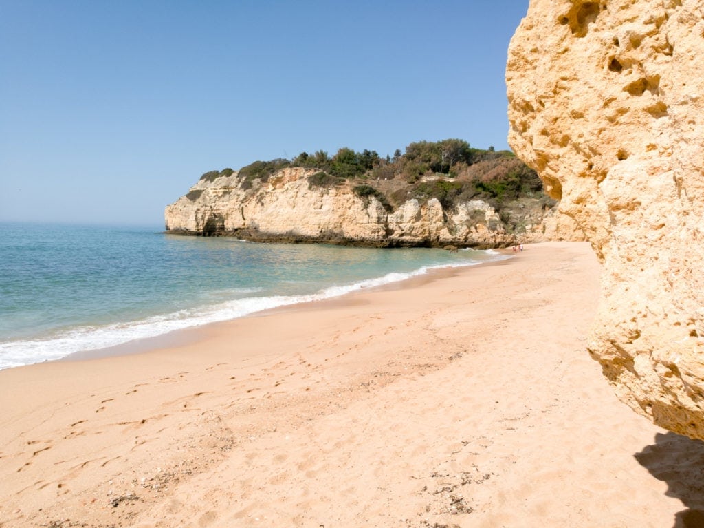 Privater Sandstrandzugang und jede Menge Möglichkeiten aktiv zu sein - im Vila Vita Parc Hotel an der Algarve