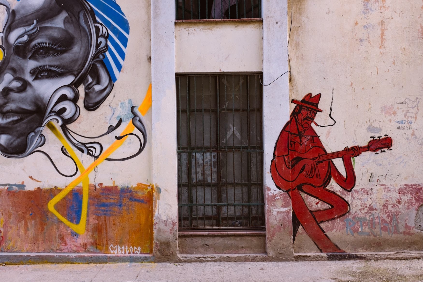 Street Art in den Straßen von New York. Zu sehen ein kubanischer Jazz-Spieler