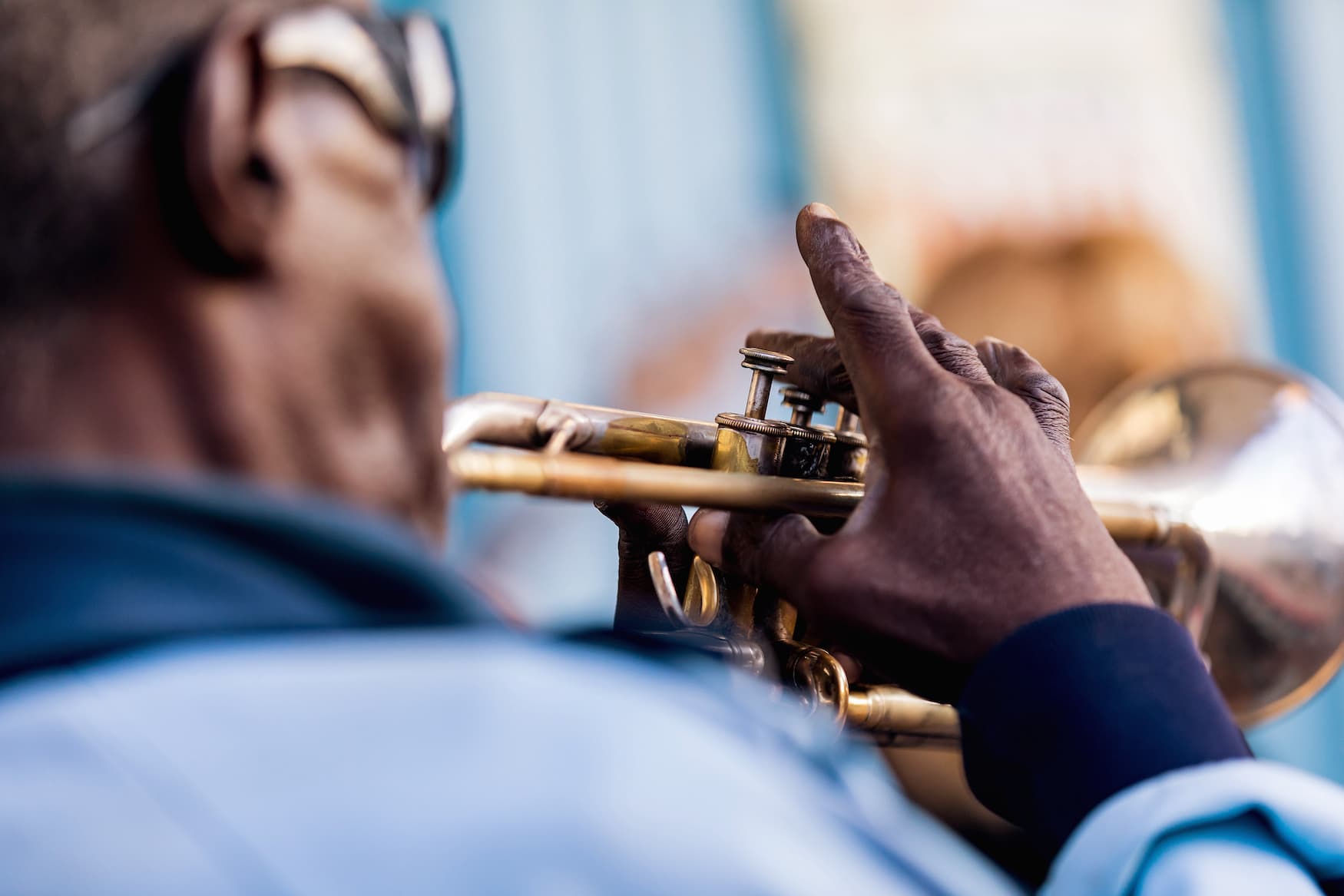 Jazz-Spieler in den Straßen von Viñales, Kuba