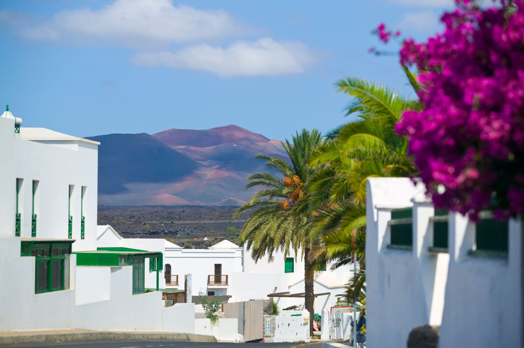 Straße und Häuser in Yaiza, Lanzarote