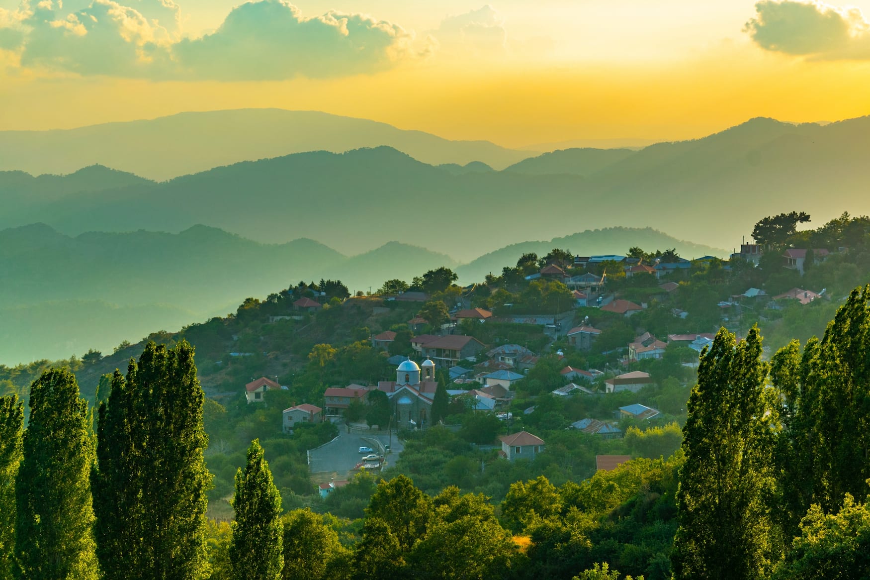 Ausblick auf das Torlos-Gebirge