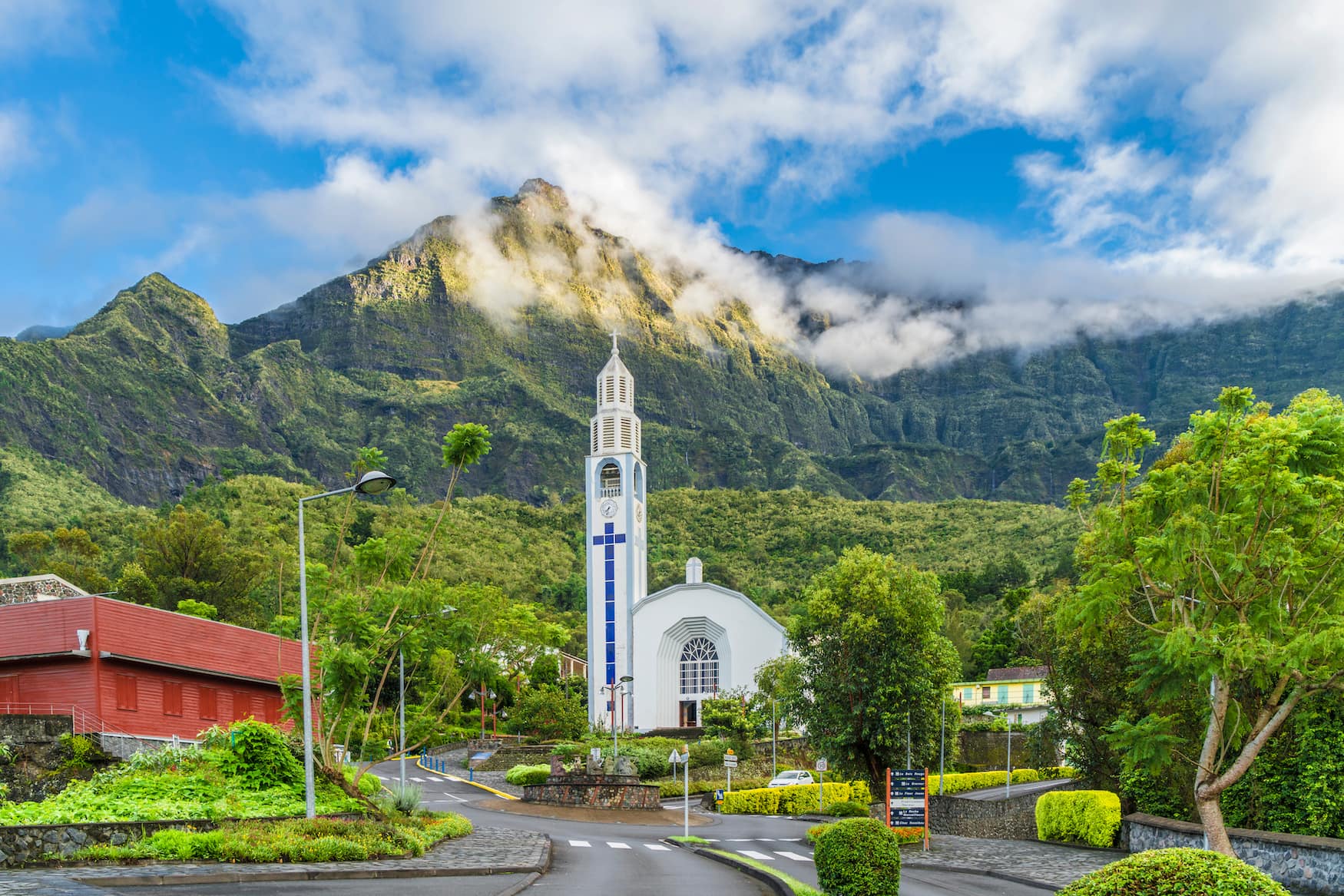 Kirche in Dorf auf La Reunion. Frankreich