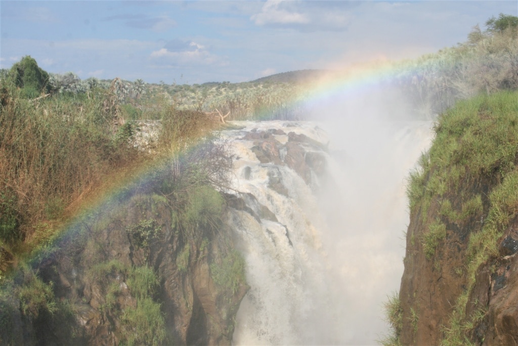 An der Grenze zu Angola rauscht der Kunene und schafft eine grüne Oase.