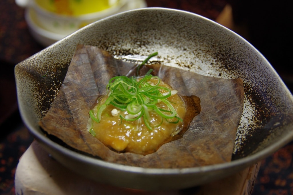Authentisch japanische Küche erwartet Euch in den besten Ryokans Japans.