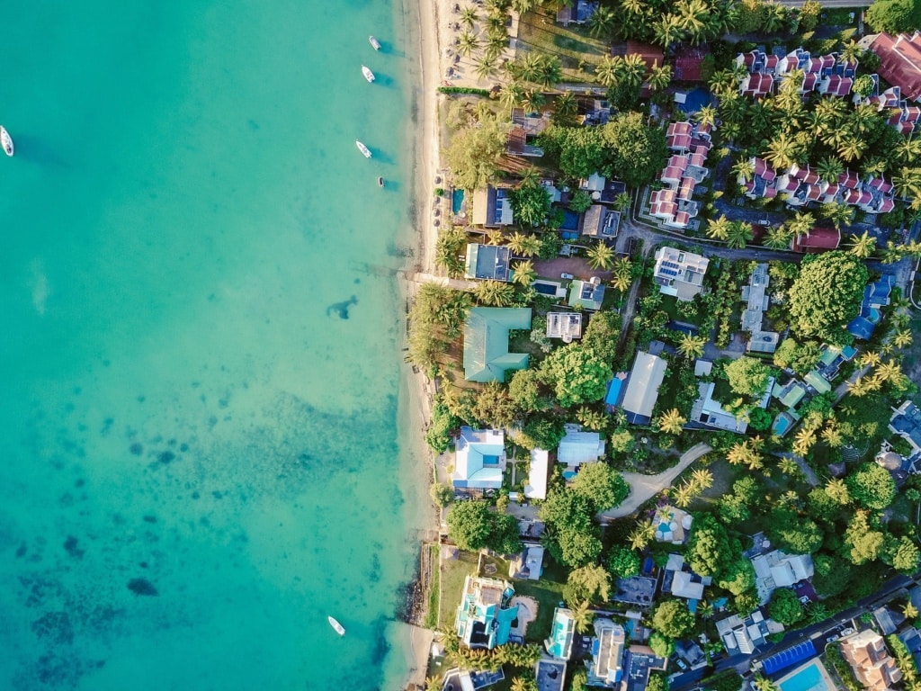 Mauritius ist fast vollkommen von Traumstränden umgeben.