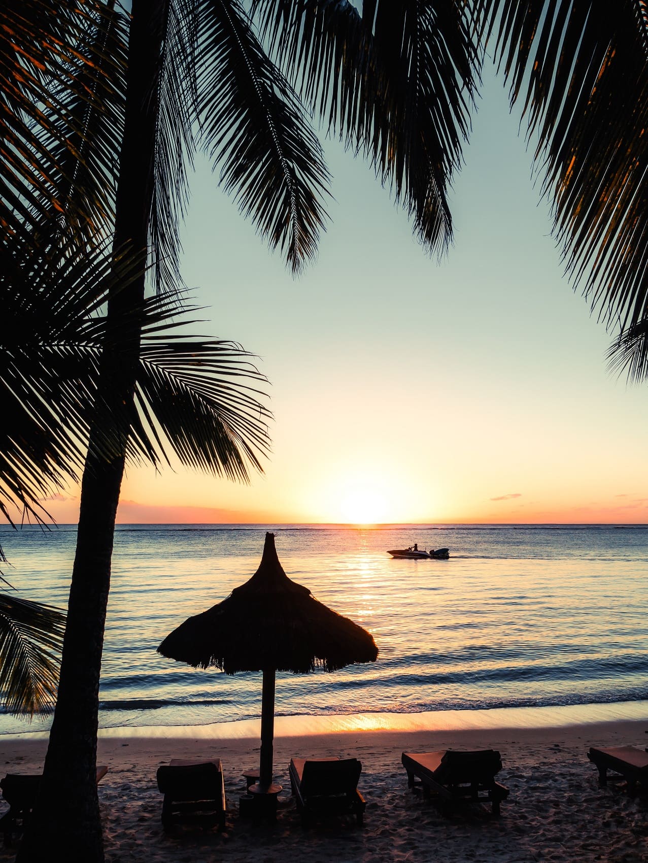 Die Sonnenuntergänge sind ein Spektakel für sich auf Mauritius.