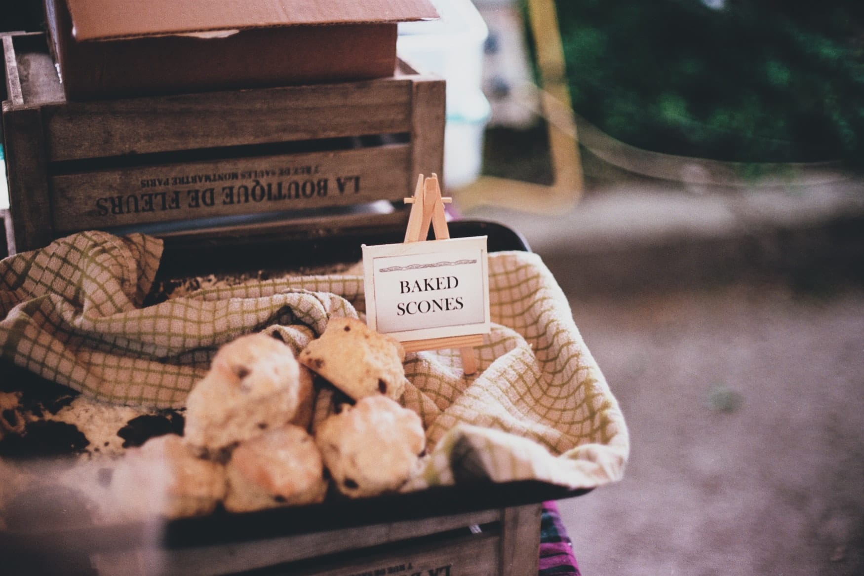 Frisch gebackene Scone sin einer Markthalle in Cork, Irland