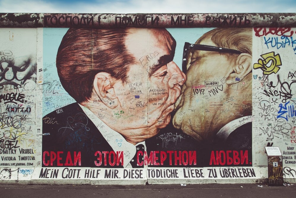 Bruderkuss Breschnew/Honecker-Graffito