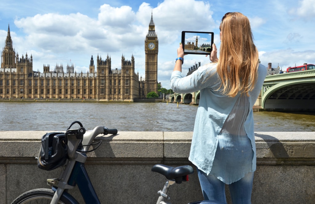 Wir verraten Euch, wie ihr in London am besten vom Flughafen in die City kommt.