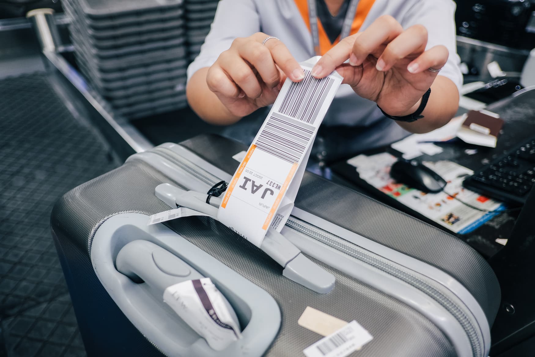 Online-Check-in verringert die Wartezeit an den Check in Schaltern der Flughäfen, so dass nur noch Gepäck abgegeben werden muss