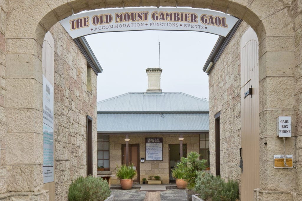 Im Old Mount Gambier Goal können Gäste in liebevoll eingerichteten Zellen nächtigen.